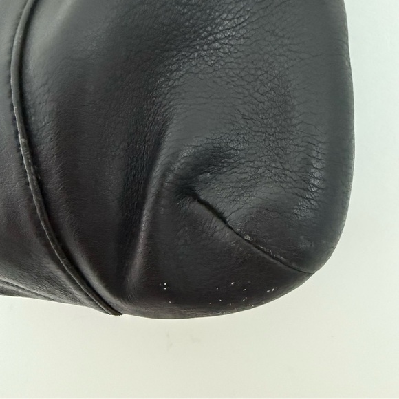 Vintage Coach black leather East/West Isabelle hobo shoulder bag - Picture 9 of 10